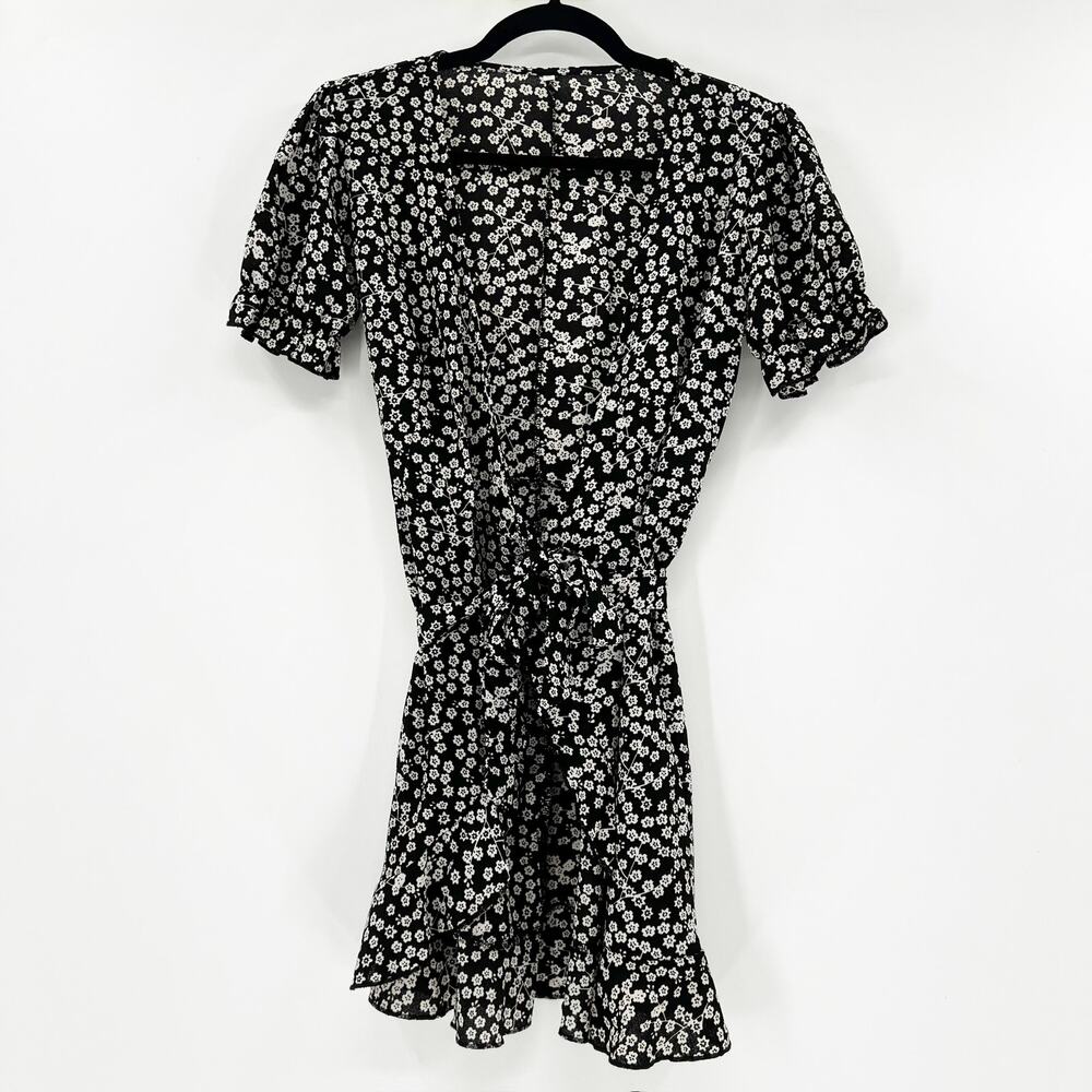 Urban Outfitters Black Floral Short Sleeve‎ Romper S